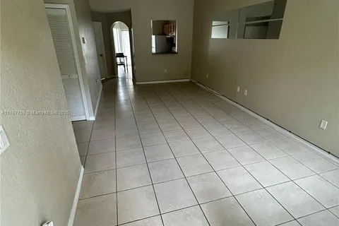 61 NE 13th Ave # 11, Homestead FL 33033