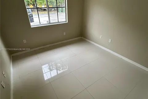 61 NE 13th Ave # 11, Homestead FL 33033