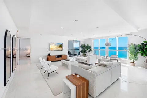 3801 SE Collins Ave # 1703, Miami Beach FL 33140