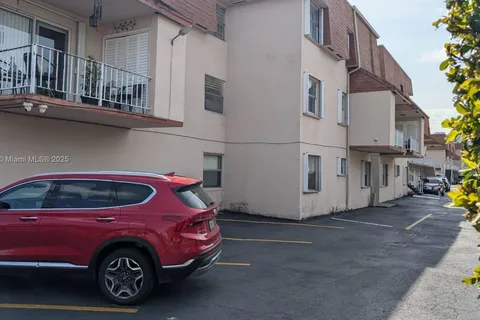 1560 W 46th St # 105, Hialeah FL 33012