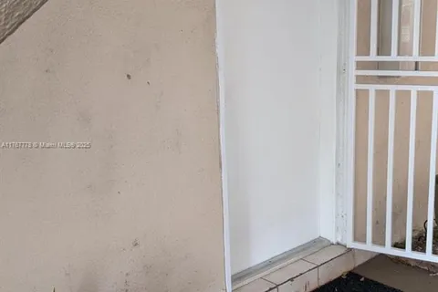 1560 W 46th St # 105, Hialeah FL 33012