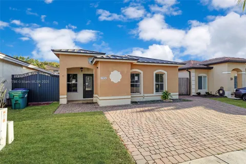 7978 NW 200th St, Hialeah FL 33015