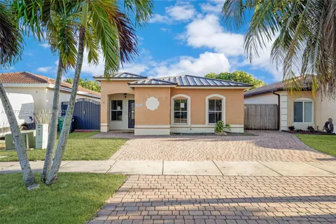 7978 NW 200th St, Hialeah FL 33015