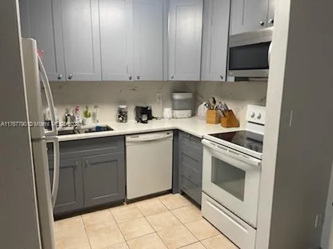 2671 Riverside Dr # 7, Coral Springs FL 33065
