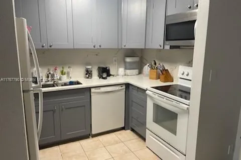 2671 Riverside Dr # 7, Coral Springs FL 33065