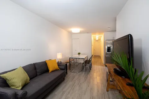 2800 SW 4th St, Miami FL 33135