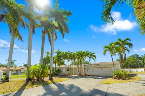 8920 SW 142nd St, Unincorporated Dade County FL 33176