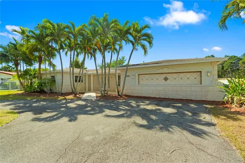 8920 SW 142nd St, Unincorporated Dade County FL 33176