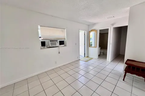 274 SW 9th St, Dania Beach FL 33004