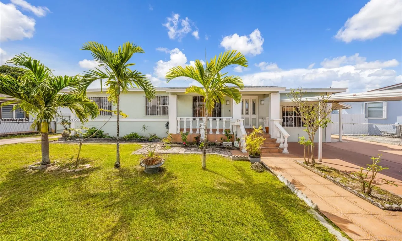 520 E 44th St, Hialeah FL 33013