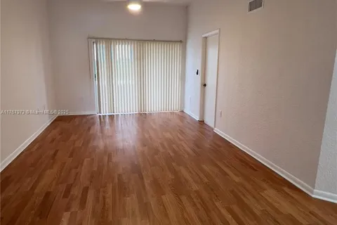 2861 N Oakland Forest Dr # 303, Oakland Park FL 33309