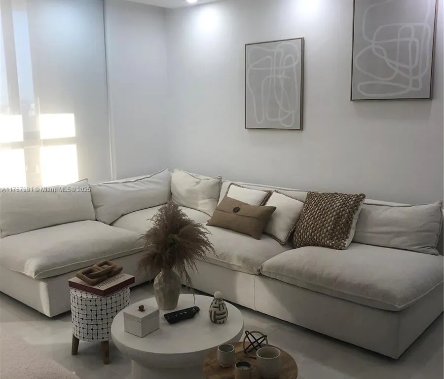 10185 Collins Ave # 1510, Bal Harbour FL 33154