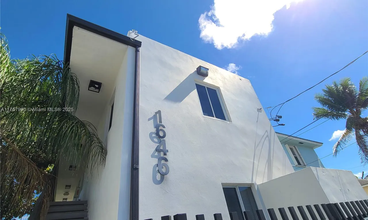1646 NW 1st Pl # 4, Miami FL 33136