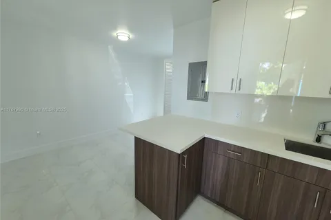 1646 NW 1st Pl # 4, Miami FL 33136