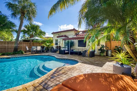719 S 17th Ave, Hollywood FL 33020