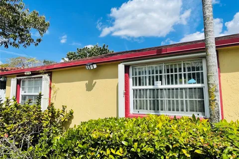 7181 SW 13th St, Miami FL 33144