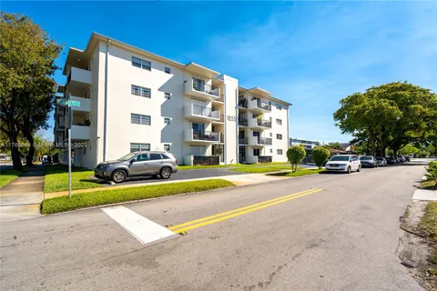 1855 Plunkett St # 203, Hollywood FL 33020