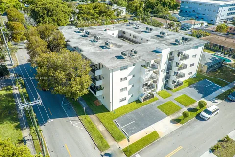 1855 Plunkett St # 203, Hollywood FL 33020
