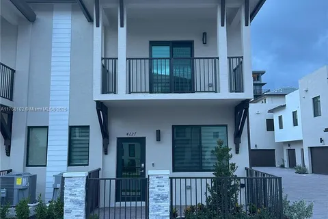 4227 NW 83rd Path # 4227, Doral FL 33166