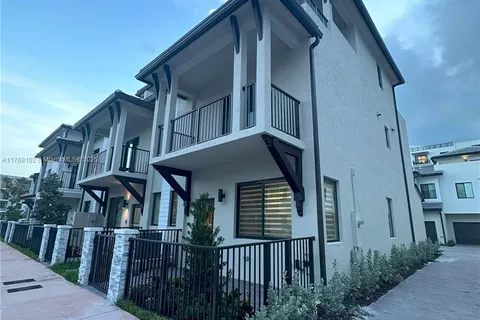 4227 NW 83rd Path # 4227, Doral FL 33166