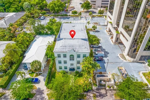 130 Antiquera Ave, Coral Gables FL 33134