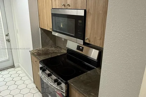 1457 NE 152nd St, North Miami Beach FL 33162