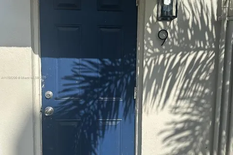 1956 Lincoln St # 9, Hollywood FL 33020