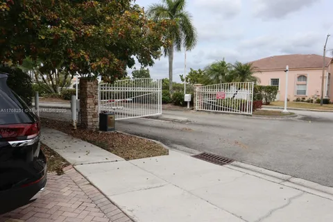 1498 NW 153rd Ln, Pembroke Pines FL 33028