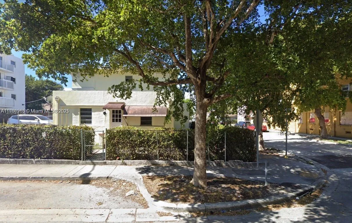 404 SW 5th Ave # B2, Miami FL 33130