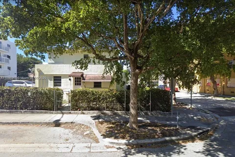 404 SW 5th Ave # B2, Miami FL 33130