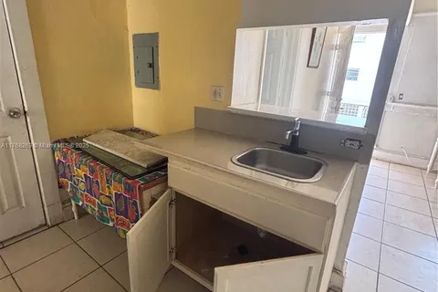 404 SW 5th Ave # B2, Miami FL 33130