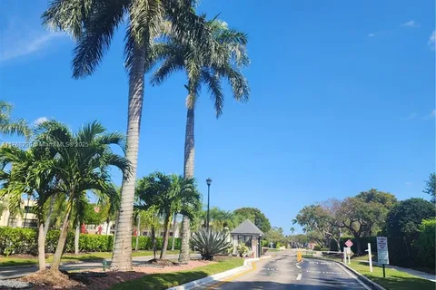 10747 W Clairmont Cir # 204, Tamarac FL 33321