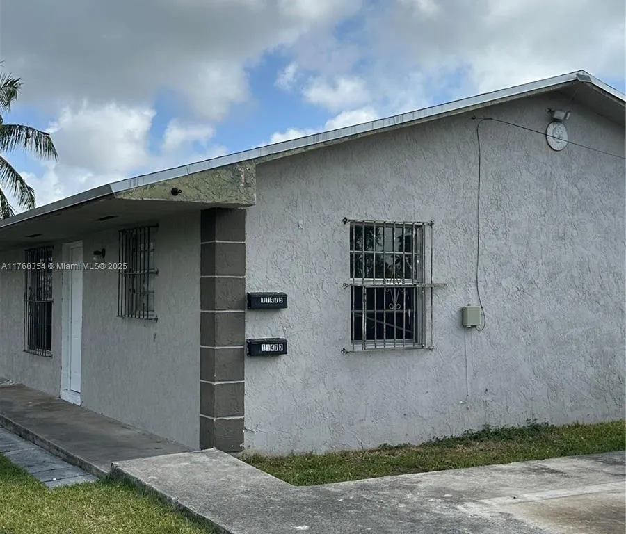 11477 SW 215th St # 11477, Miami FL 33189