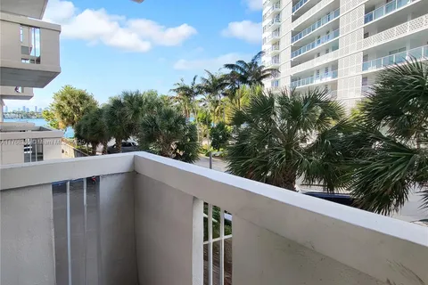 800 West Ave # 240, Miami Beach FL 33139