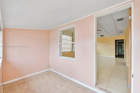 623 E 55th St, Hialeah FL 33013