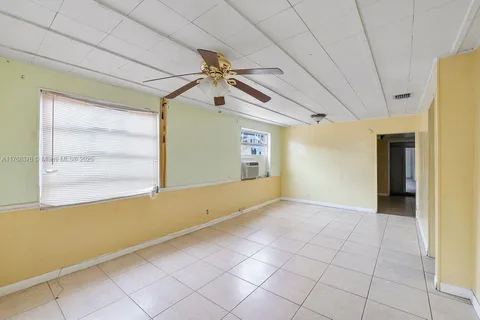 623 E 55th St, Hialeah FL 33013