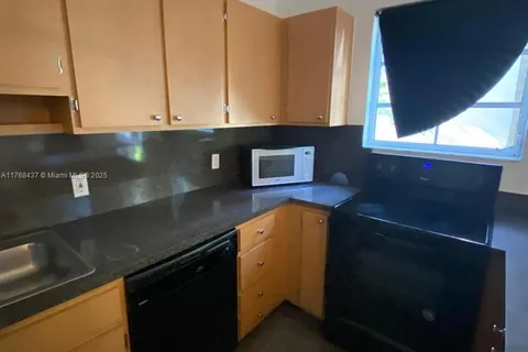 1525 PENNSYLVANIA AV # 5, Miami Beach FL 33139