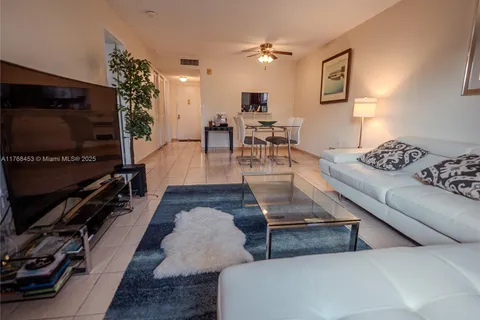 950 Euclid Ave # 210, Miami Beach FL 33139