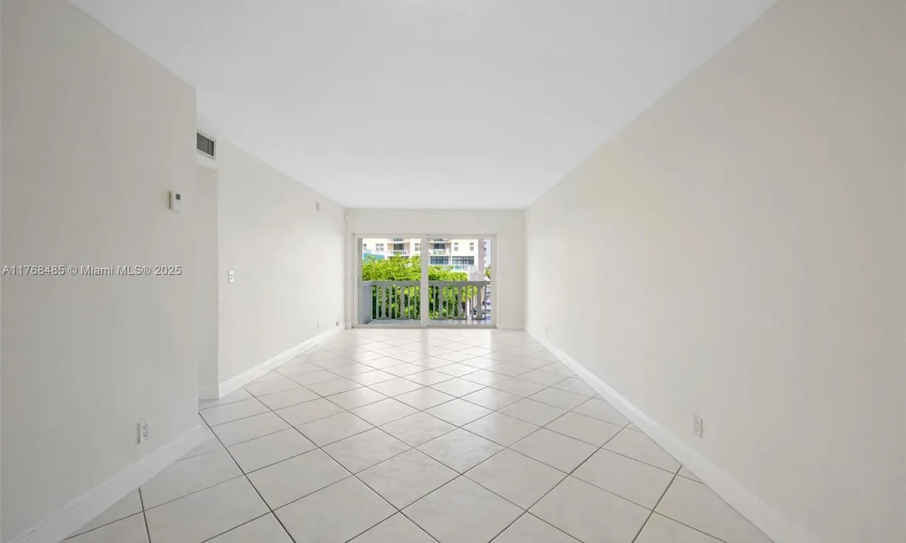 450 Paradise Isle Blvd # 303, Hallandale Beach FL 33009