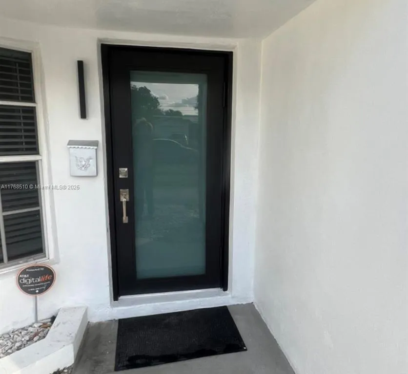 2630 NW 44th Ter, Lauderhill FL 33313