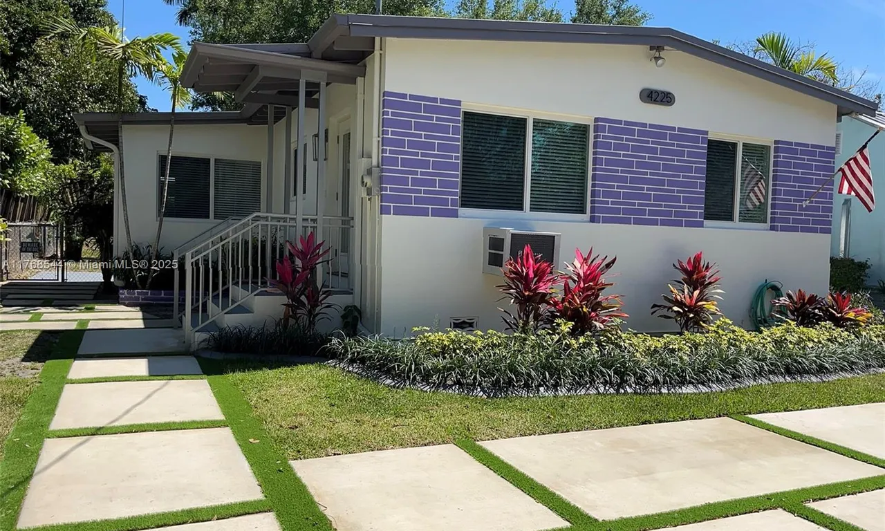 4225 SW 62nd Ave, South Miami FL 33155