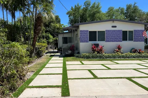 4225 SW 62nd Ave, South Miami FL 33155