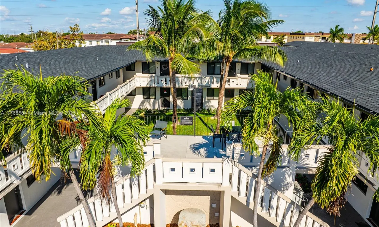 1345 W 28th St # 19, Hialeah FL 33010