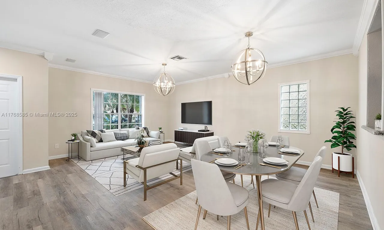 16225 Emerald Cove Rd, Weston FL 33331