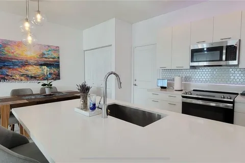 4675 NW 83rd Pkwy # 4675, Doral FL 33166