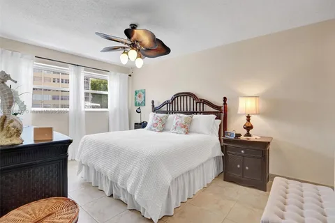 2600 Diana Dr # 105, Hallandale Beach FL 33009