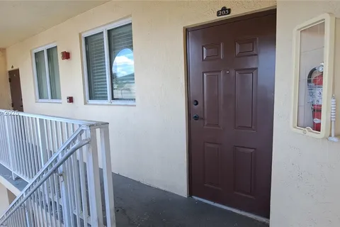 2731 SE 17th Ave # 203, Homestead FL 33035