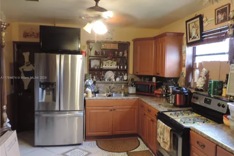 7835 SW 17th St, Miami FL 33155