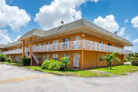 271 NW 177th St # 121, Miami Gardens FL 33169