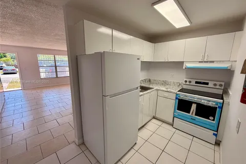 271 NW 177th St # 121, Miami Gardens FL 33169